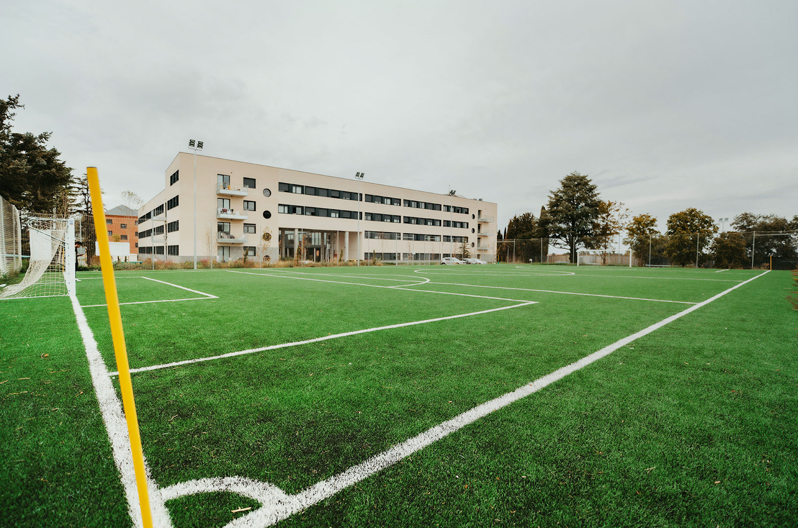 Football pitch and sports facilities at Campus Bravo
