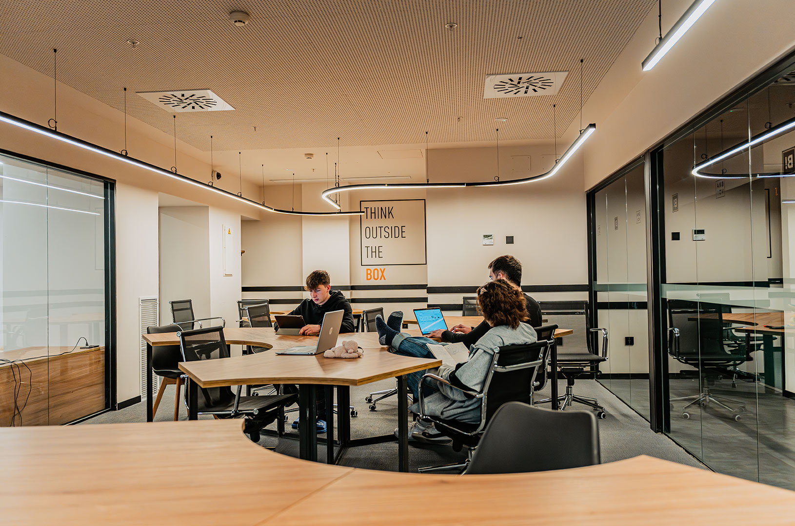 Study room with Think Outside the Box sign at Campus Bravo